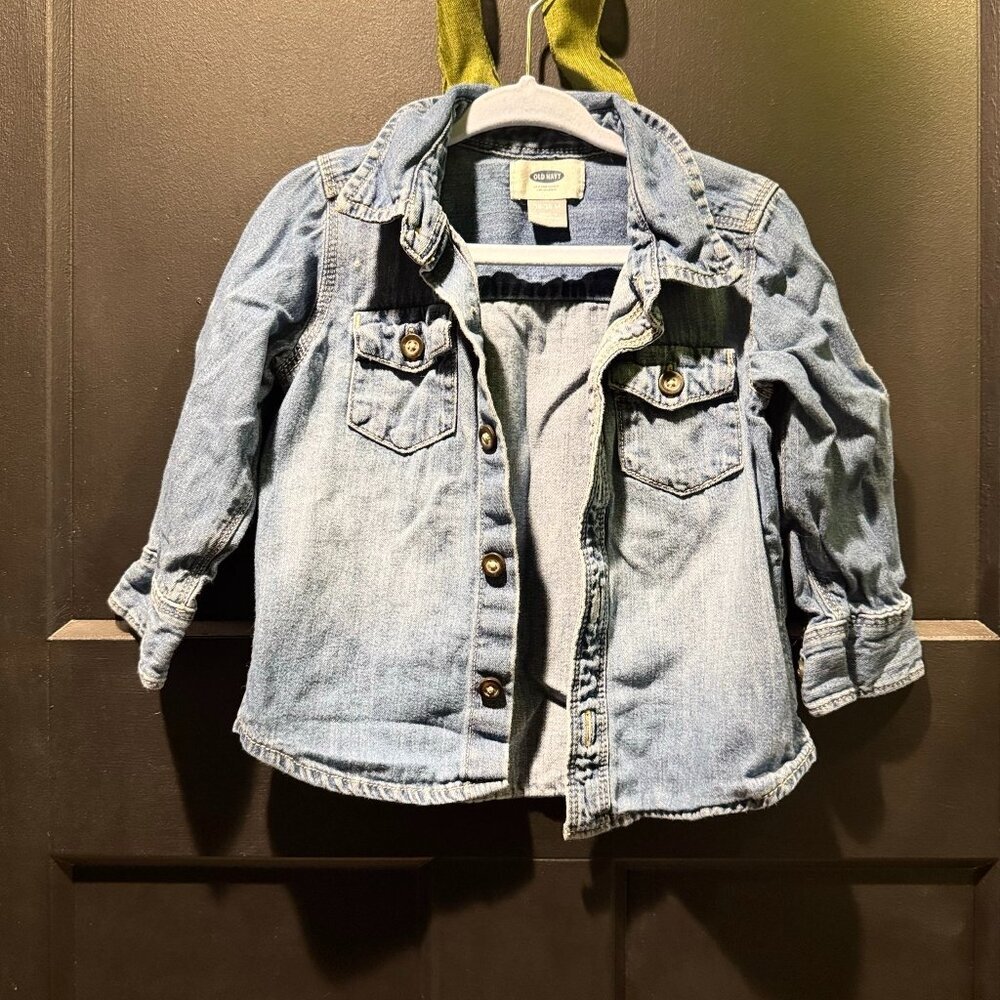Old Navy Long Sleeve Denim Button-Up - Size 18-24M ⭐